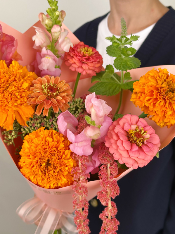 ЯРКИЙ БУКЕТ В ОСЕННИХ ТОНАХ