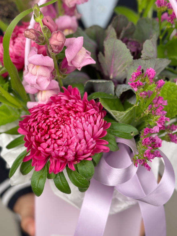 КОМПОЗИЦИЯ В ПАКЕТЕ С РУЧКАМИ